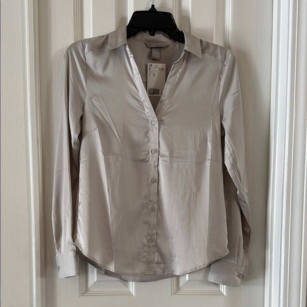 Elegant Beige Button-Up Blouse
